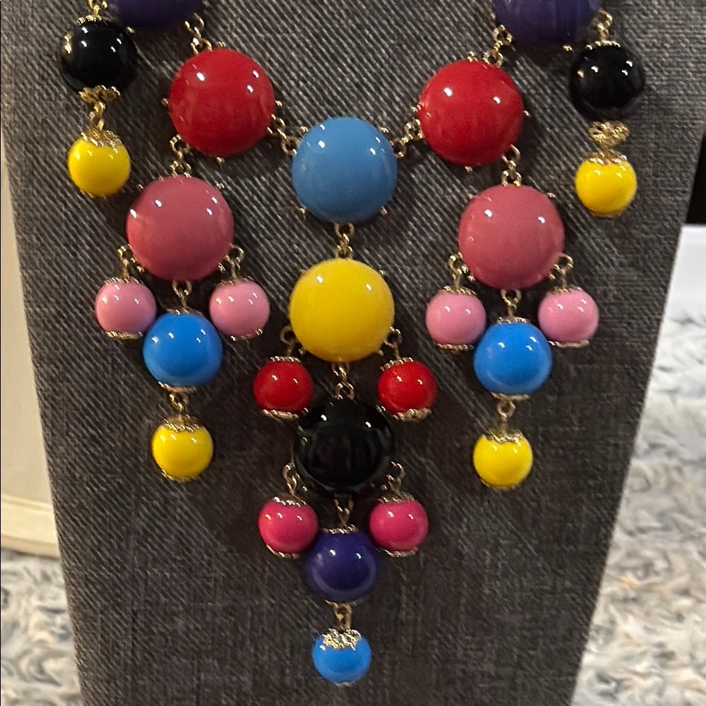 Colorful Statement Necklace - Picture 5 of 6